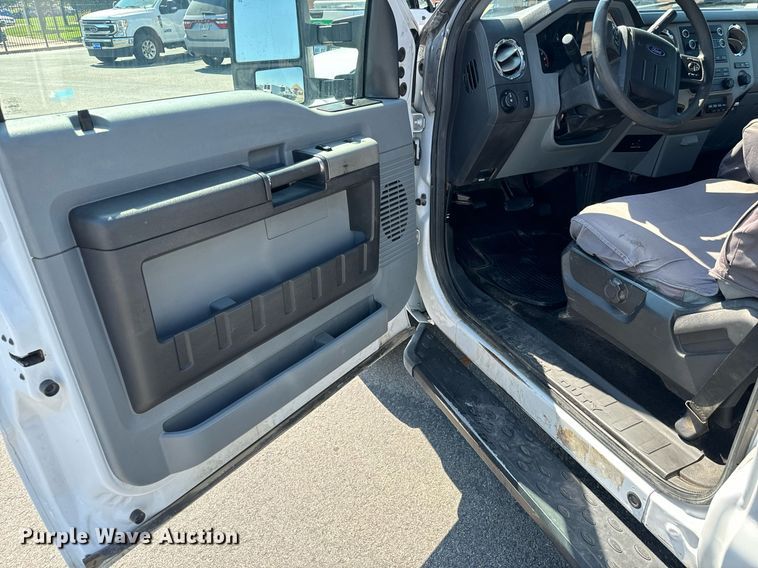 image for item DH1263 2016 Ford F250 Super Duty XLT utility bed pickup truck