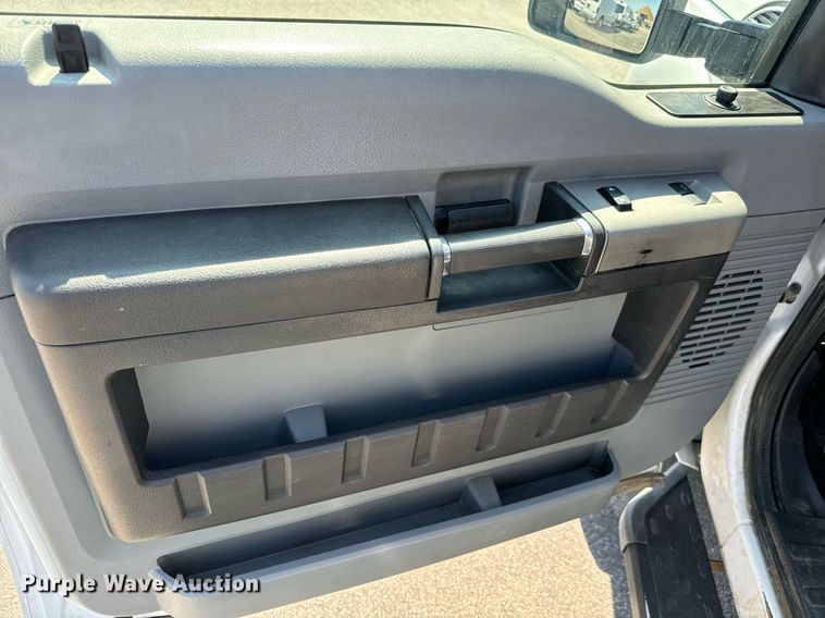 image for item DH1263 2016 Ford F250 Super Duty XLT utility bed pickup truck