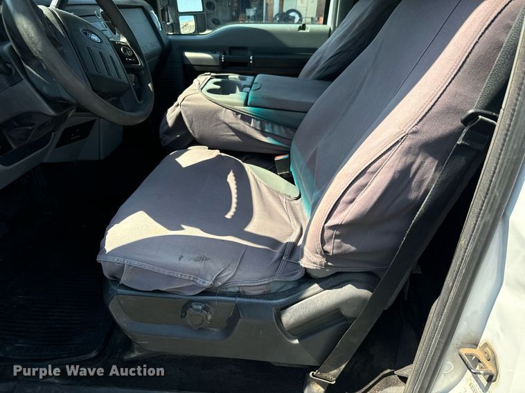 image for item DH1263 2016 Ford F250 Super Duty XLT utility bed pickup truck