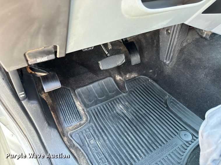 image for item DH1263 2016 Ford F250 Super Duty XLT utility bed pickup truck