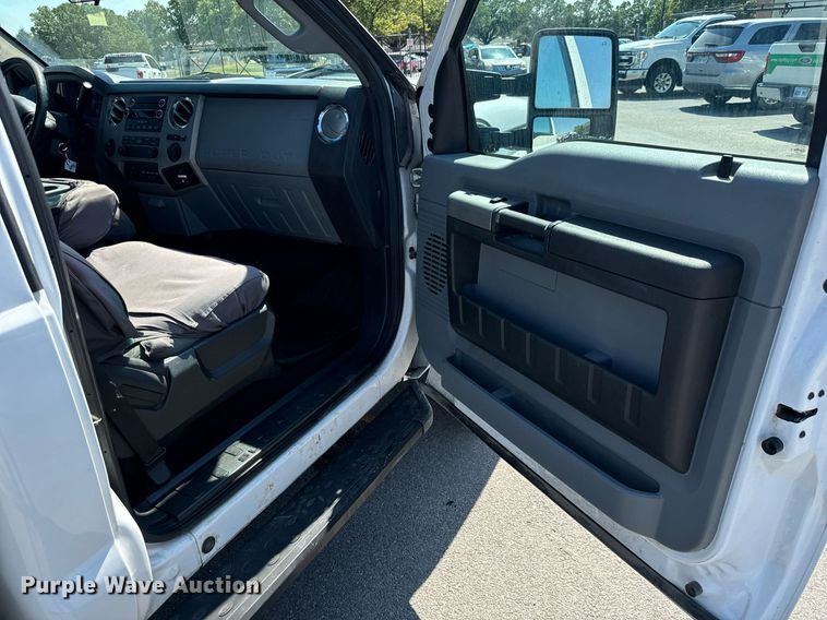 image for item DH1263 2016 Ford F250 Super Duty XLT utility bed pickup truck