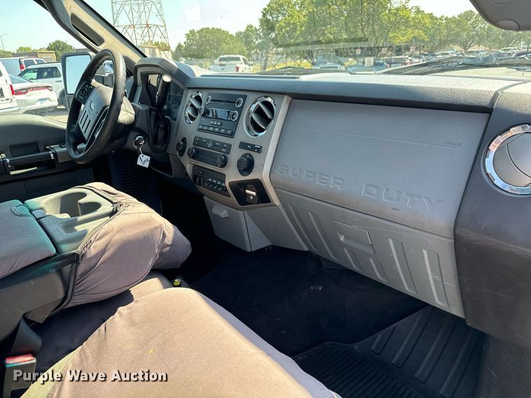 image for item DH1263 2016 Ford F250 Super Duty XLT utility bed pickup truck