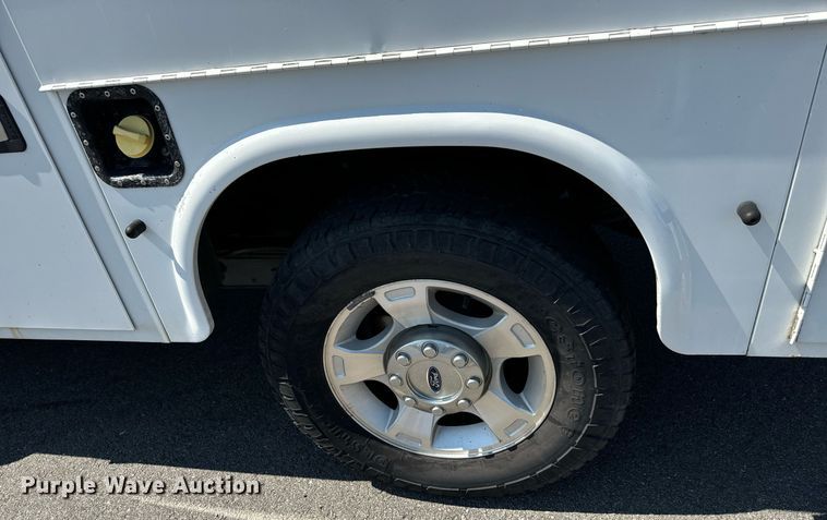 image for item DH1263 2016 Ford F250 Super Duty XLT utility bed pickup truck