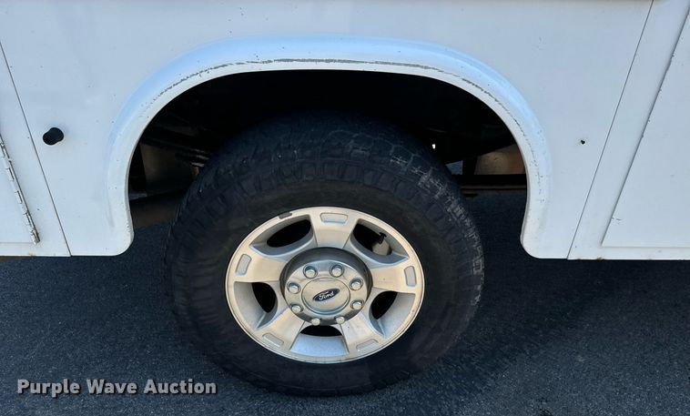 image for item DH1263 2016 Ford F250 Super Duty XLT utility bed pickup truck