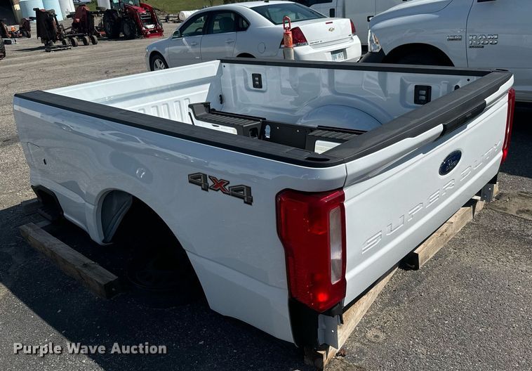 image for item DH1269 2024 Ford F250 Super Duty pickup bed