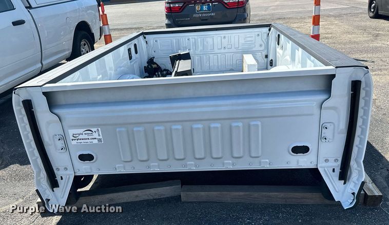 image for item DH1269 2024 Ford F250 Super Duty pickup bed