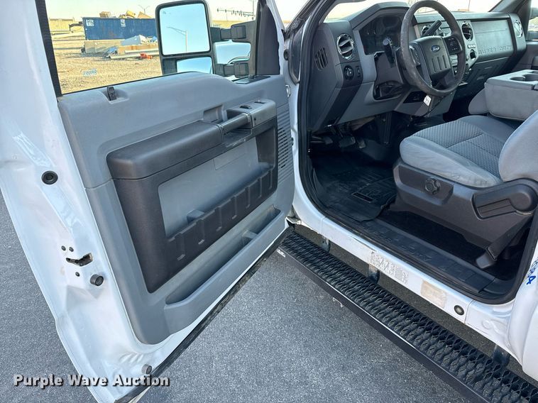 image for item DH1272 2016 Ford F250 Super Duty XLT utility bed pickup truck