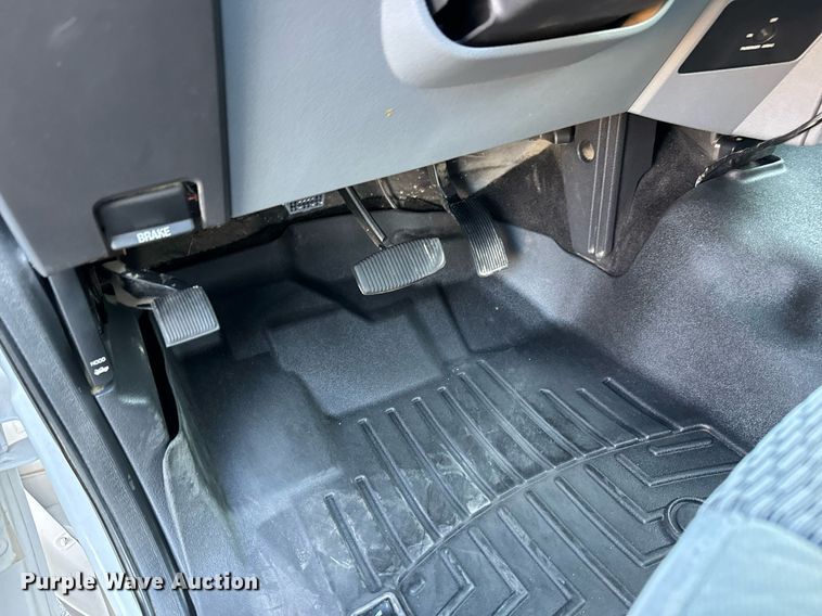 image for item DH1272 2016 Ford F250 Super Duty XLT utility bed pickup truck