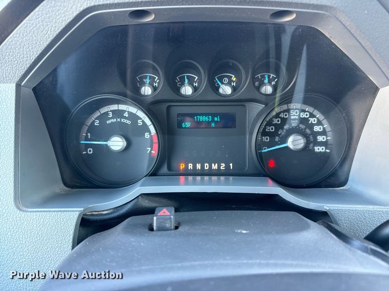 image for item DH1272 2016 Ford F250 Super Duty XLT utility bed pickup truck