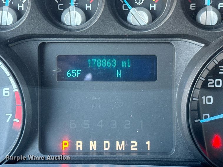 image for item DH1272 2016 Ford F250 Super Duty XLT utility bed pickup truck