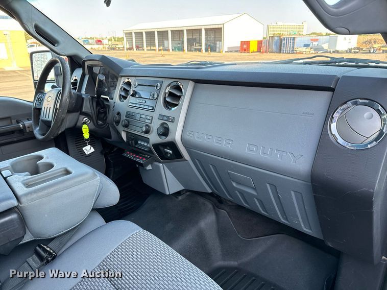 image for item DH1272 2016 Ford F250 Super Duty XLT utility bed pickup truck