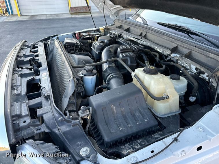 image for item DH1272 2016 Ford F250 Super Duty XLT utility bed pickup truck