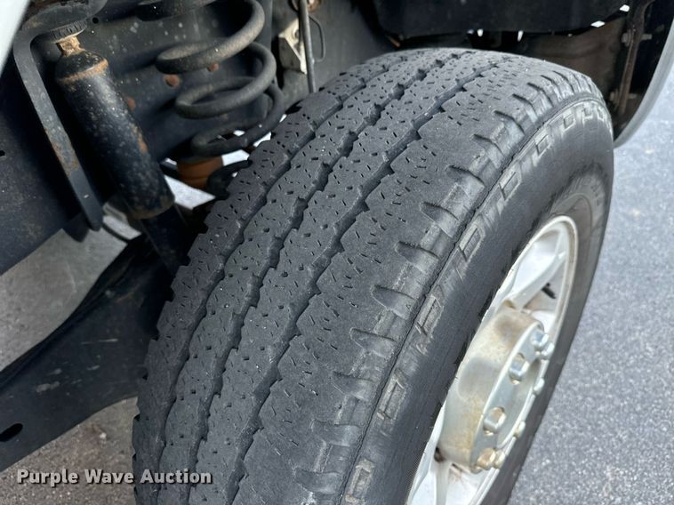 image for item DH1272 2016 Ford F250 Super Duty XLT utility bed pickup truck