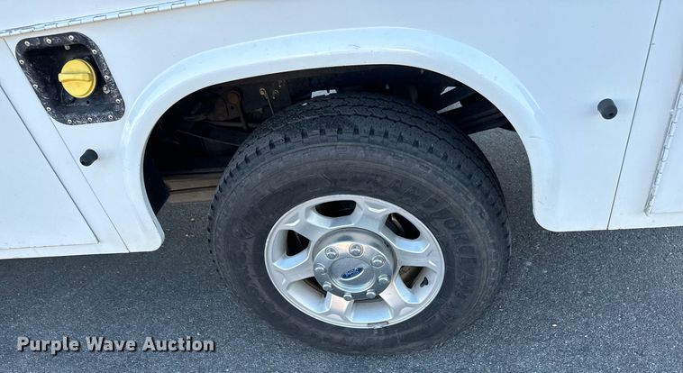 image for item DH1272 2016 Ford F250 Super Duty XLT utility bed pickup truck