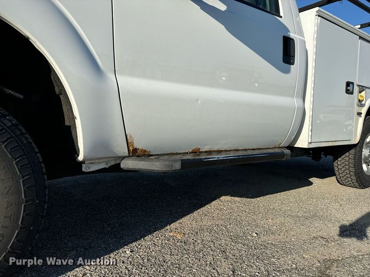 image for item DH1273 2014 Ford F250 Super Duty XLT utility bed pickup truck