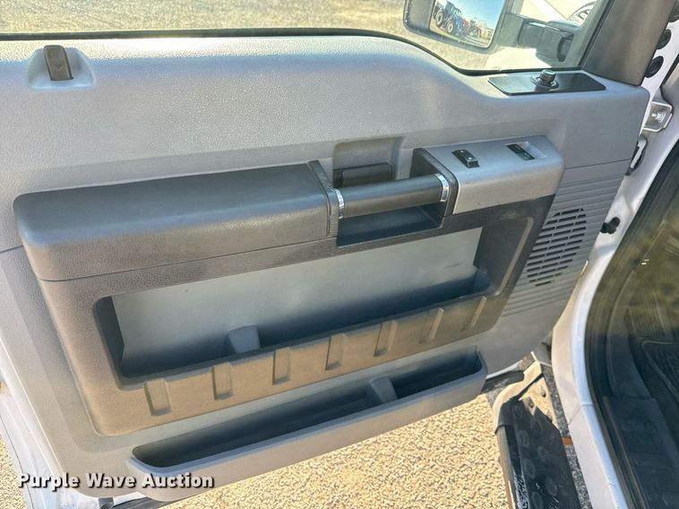 image for item DH1273 2014 Ford F250 Super Duty XLT utility bed pickup truck