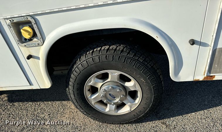 image for item DH1273 2014 Ford F250 Super Duty XLT utility bed pickup truck