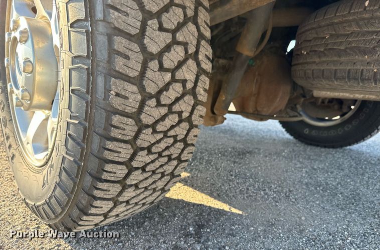 image for item DH1273 2014 Ford F250 Super Duty XLT utility bed pickup truck