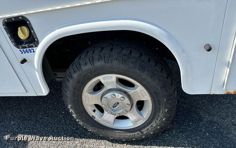 image for item DH1280 2016 Ford F250 Super Duty XLT utility bed pickup truck