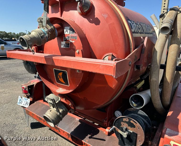 image for item DH1284 2013 Ditch Witch FX30 vacuum excavator