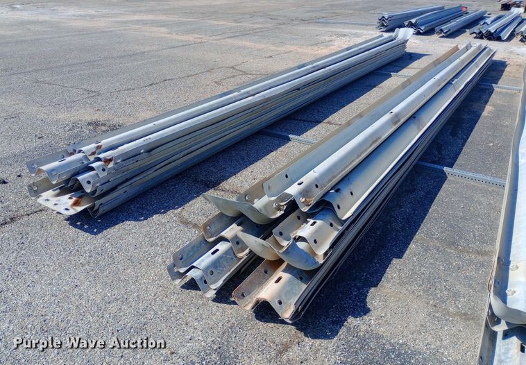 image for item DH1301 Approximately 32 guardrail sections