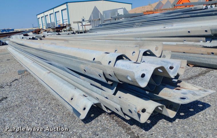 image for item DH1301 Approximately 32 guardrail sections