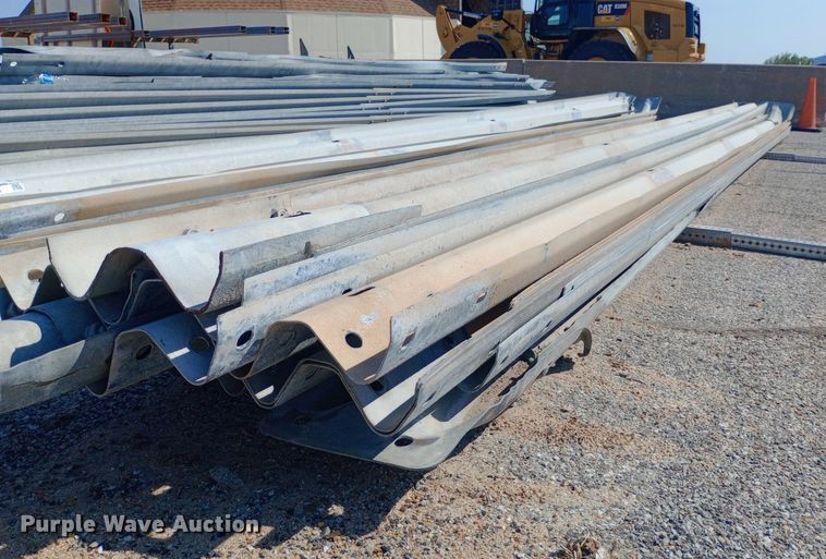 image for item DH1301 Approximately 32 guardrail sections