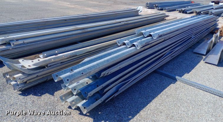 image for item DH1302 Approximately 32 guardrail sections
