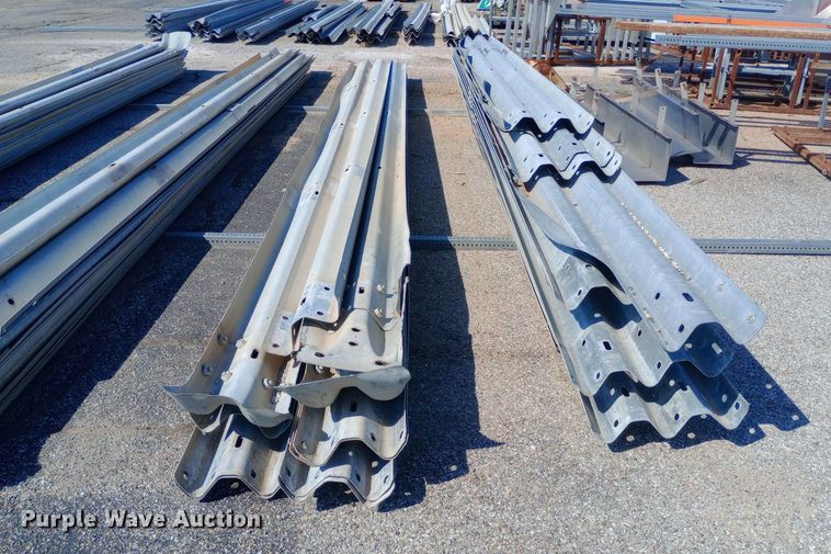 image for item DH1302 Approximately 32 guardrail sections