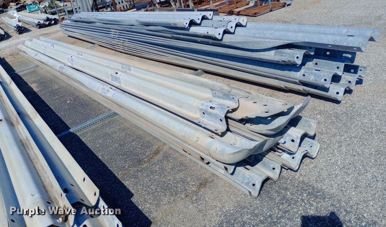 image for item DH1302 Approximately 32 guardrail sections