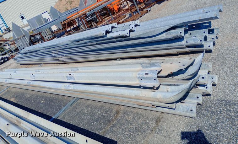 image for item DH1302 Approximately 32 guardrail sections