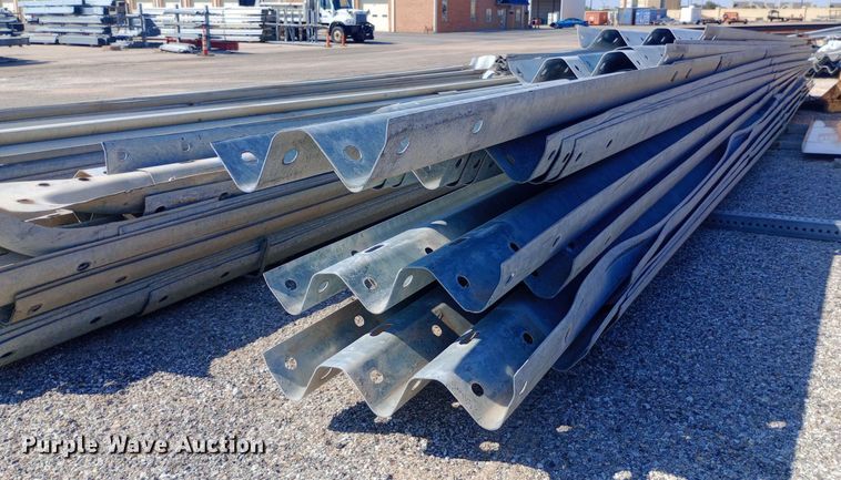 image for item DH1302 Approximately 32 guardrail sections
