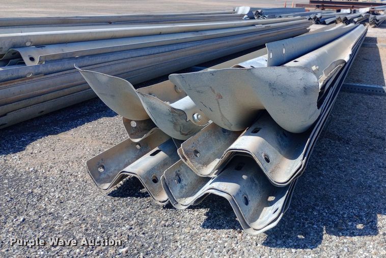 image for item DH1302 Approximately 32 guardrail sections