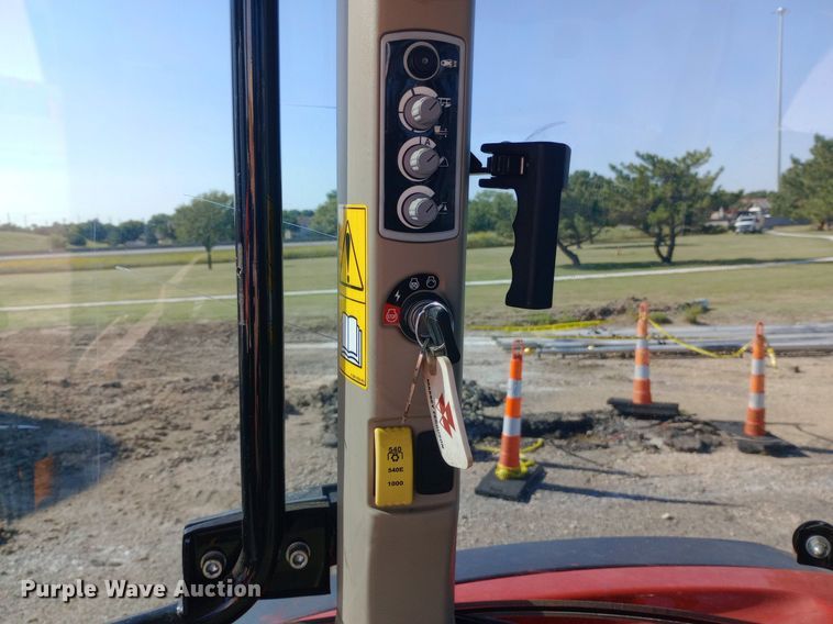 image for item DH1307 2018 Massey Ferguson 5710 MFWD tractor