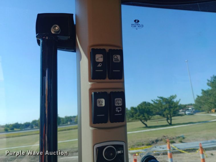 image for item DH1307 2018 Massey Ferguson 5710 MFWD tractor