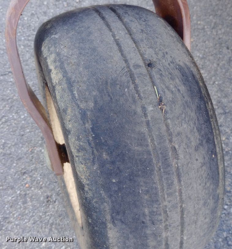 image for item DH1318 2012 Grasshopper 729BT6 ZTR lawn mower