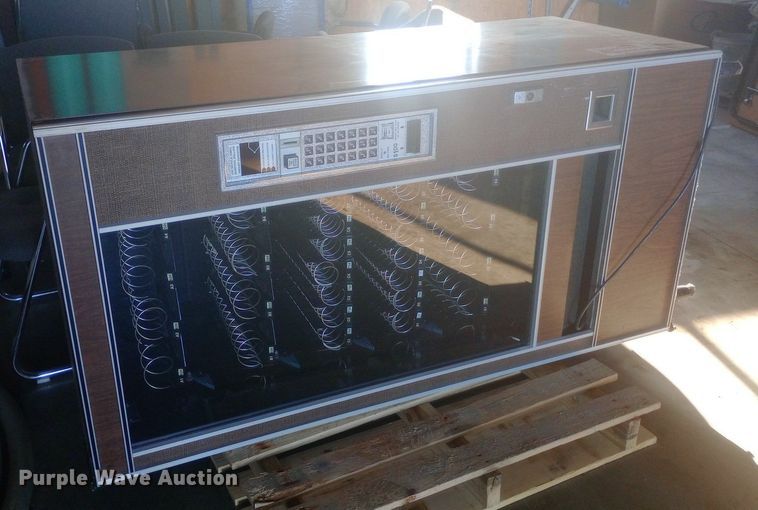 image for item DH1320 Vending machine