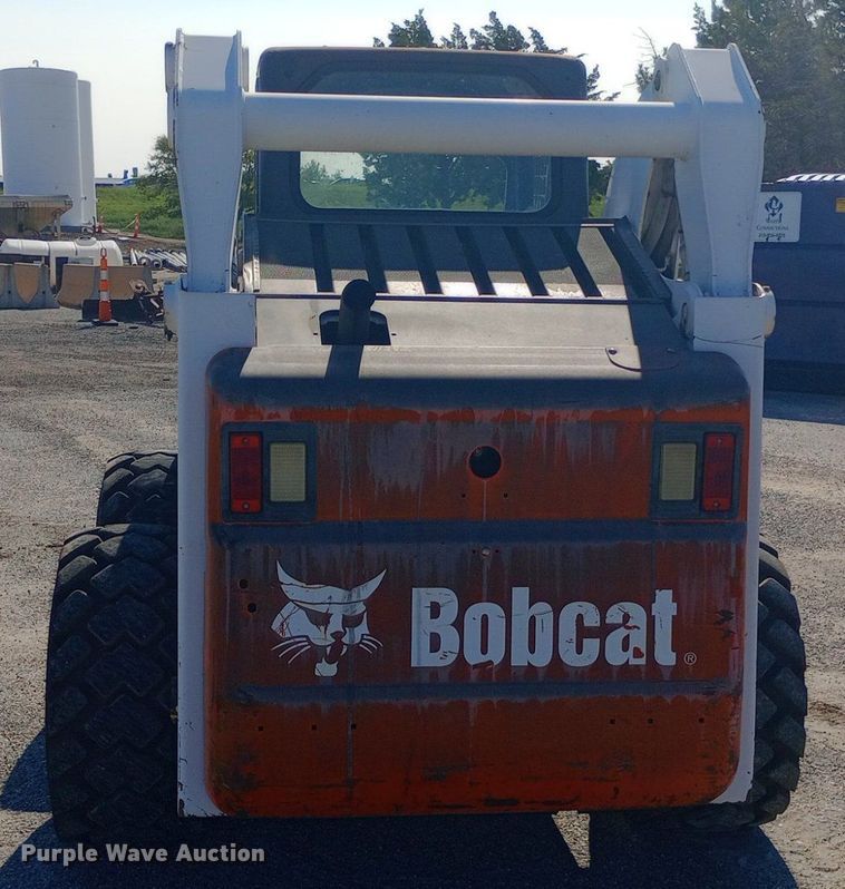image for item DH1328 2005 Bobcat S250 skid steer loader