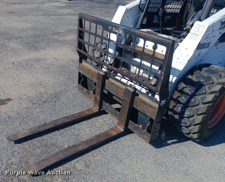 image for item DH1328 2005 Bobcat S250 skid steer loader