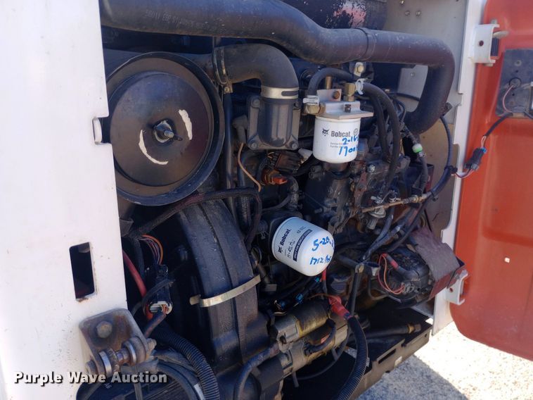 image for item DH1328 2005 Bobcat S250 skid steer loader