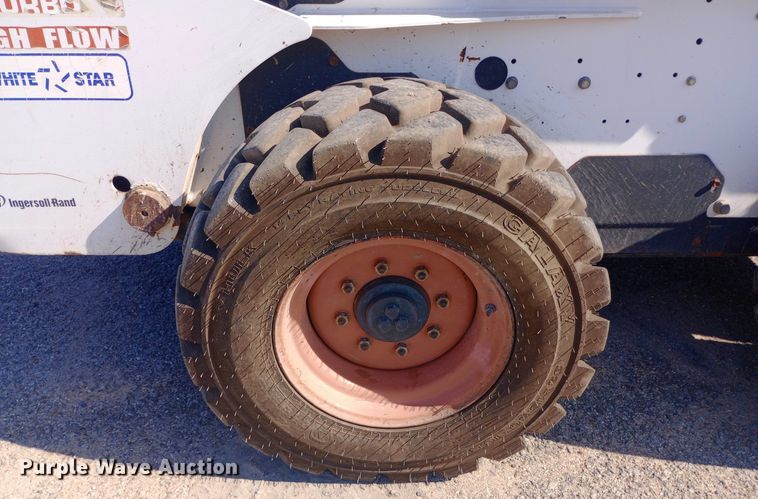 image for item DH1328 2005 Bobcat S250 skid steer loader