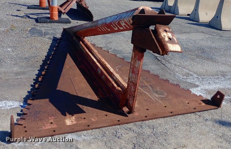 image for item DH1329 Shop built loader root blade