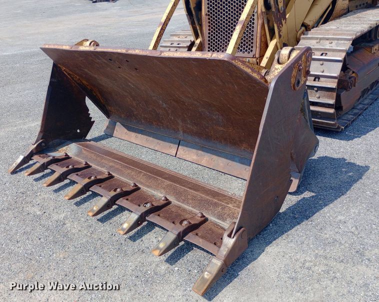 image for item DH1337 2004 Caterpillar  939C track loader