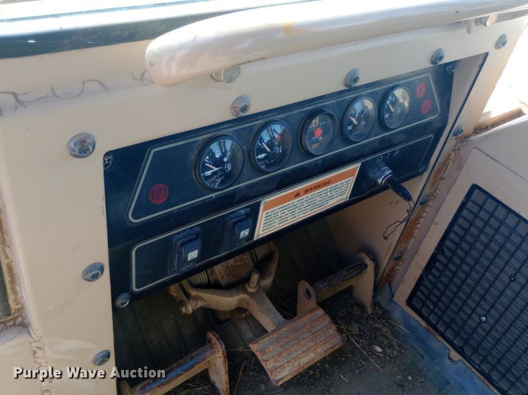 image for item DH1337 2004 Caterpillar  939C track loader