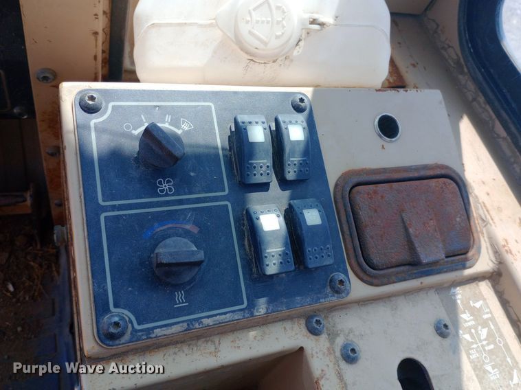 image for item DH1337 2004 Caterpillar  939C track loader