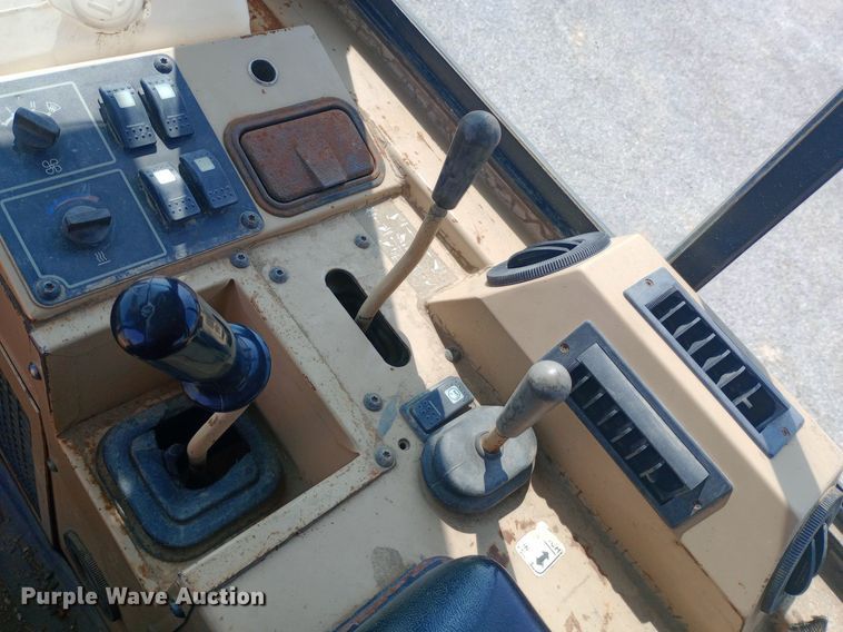 image for item DH1337 2004 Caterpillar  939C track loader