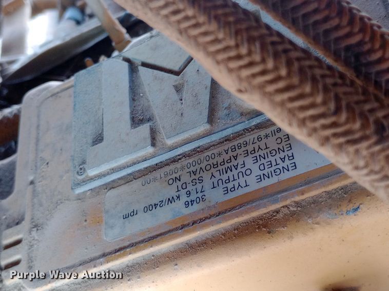 image for item DH1337 2004 Caterpillar  939C track loader