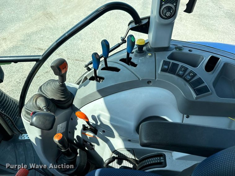 image for item DO1702 2019 New Holland PowerStar 100 MFWD tractor