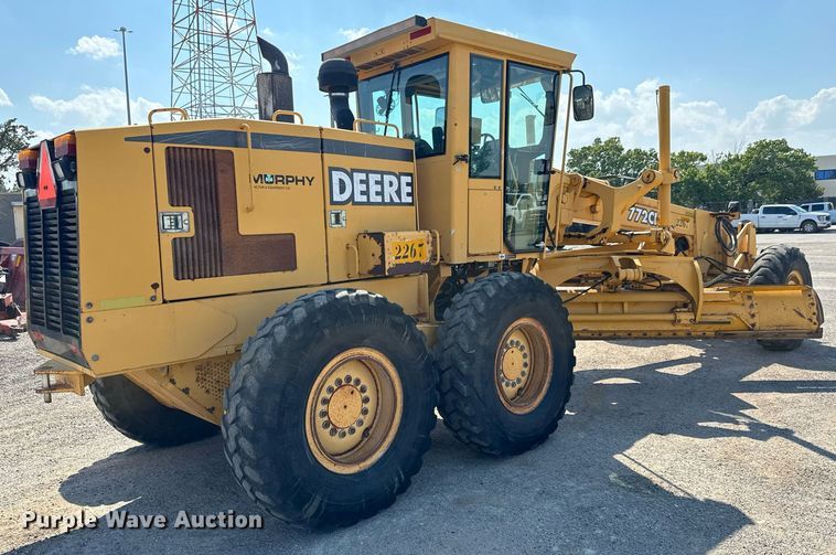 image for item DO1703 2001 John Deere  772CH motor grader