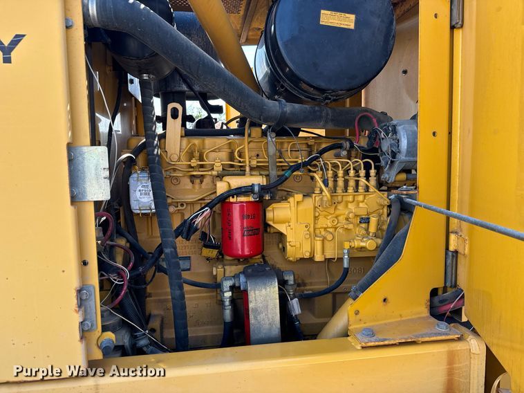 image for item DO1703 2001 John Deere  772CH motor grader